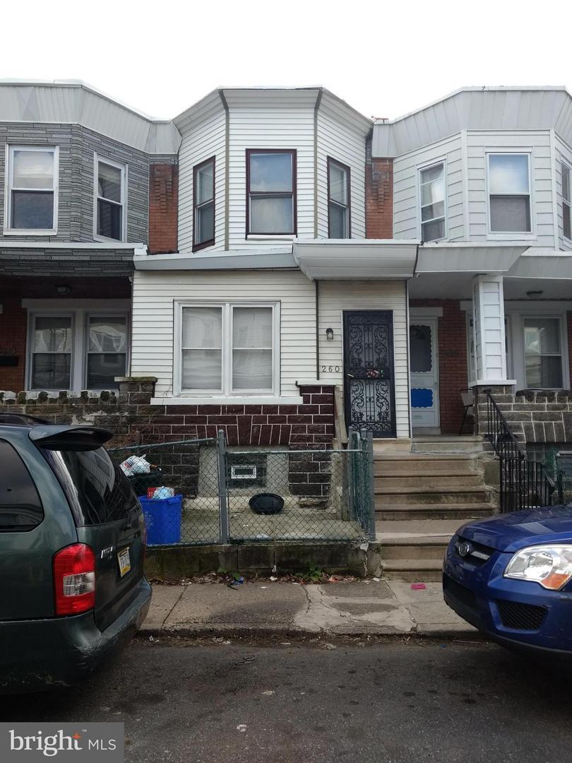 260 WEST WELLENS Avenue - Photo 1
