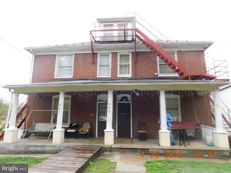 945 Maryland Avenue - Photo 1