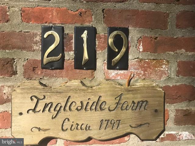 219 Ingleside Drive - Photo 1