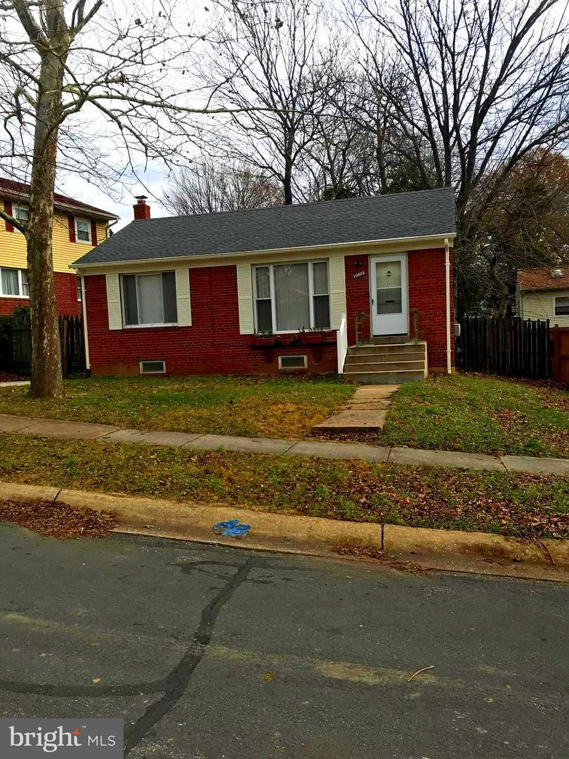 10813 Jewett Street - Photo 1