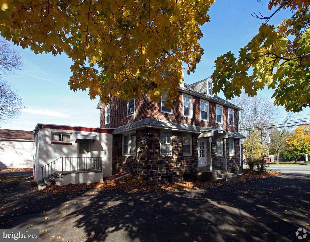 193 Easton Road - Photo 1