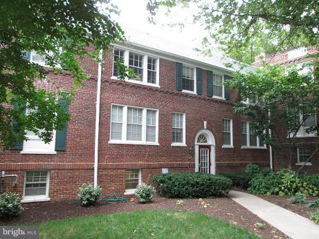 1800 Key Boulevard - Photo 1