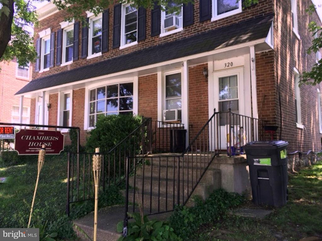 320-322 Broad Street - Photo 1