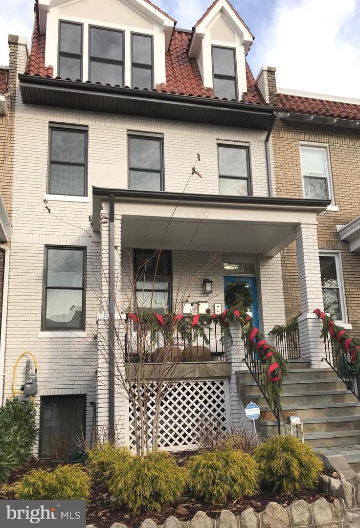 733 Princeton Place - Photo 1