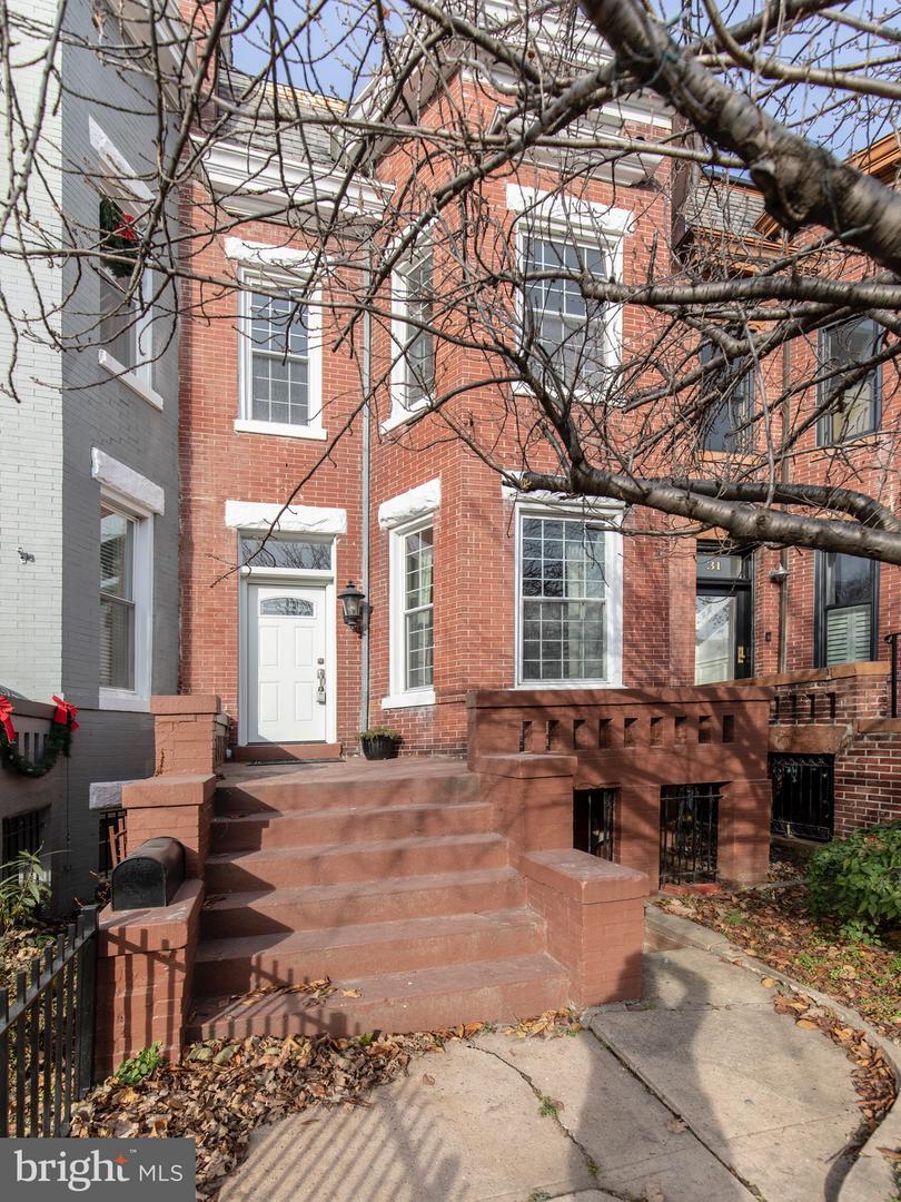 33 Adams Street - Photo 1