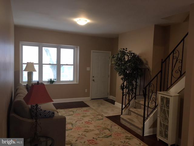 158 Leverington Avenue - Photo 1