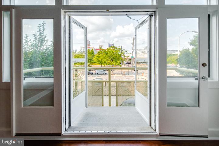 501 Vine Street - Photo 1