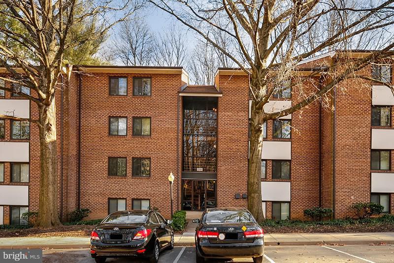 1556 Northgate Square - Photo 1