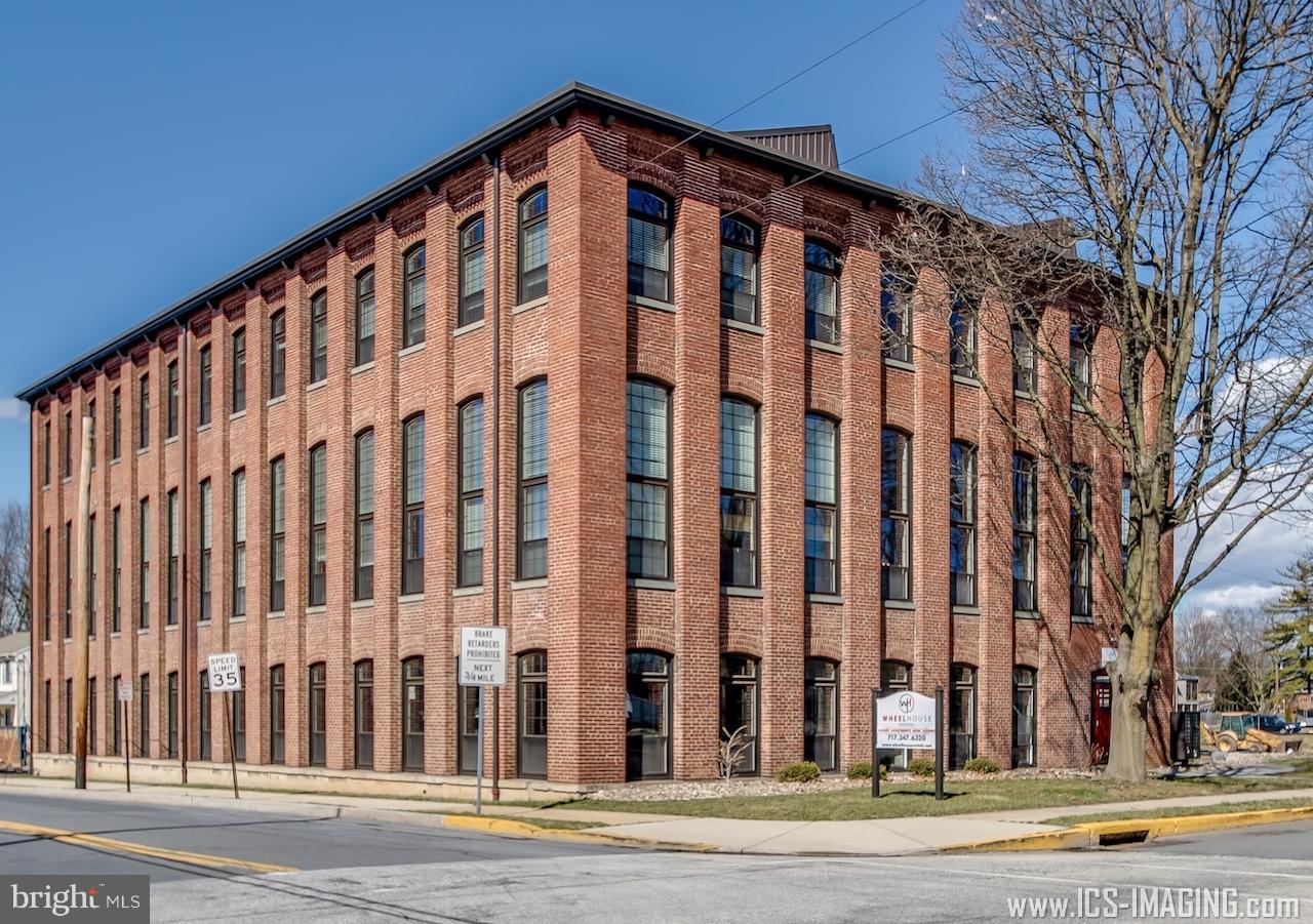 632 College Street - Photo 1