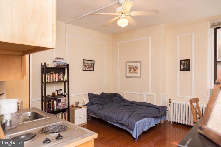 1324 Locust Street - Photo 1