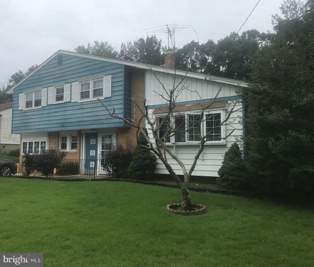 6025 Hollinshed Avenue - Photo 1