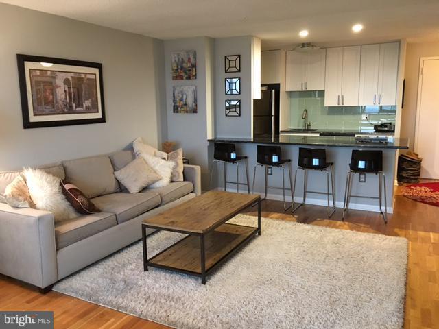 1420 Locust Street - Photo 1