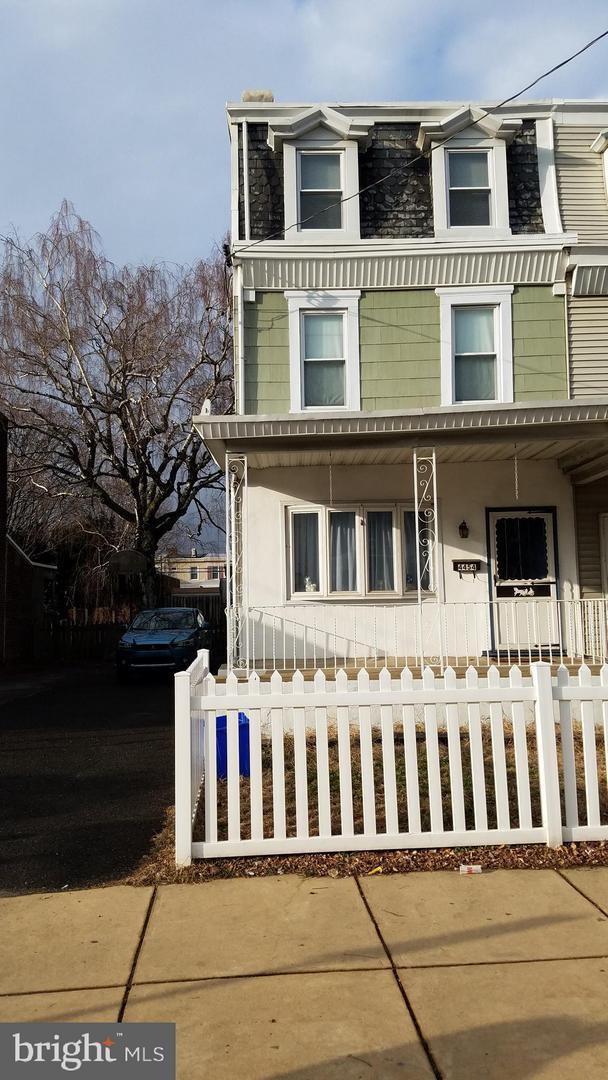 4452-4454-54 Richmond Street - Photo 1