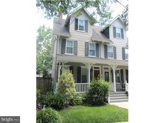 1522 Clinton Street - Photo 1