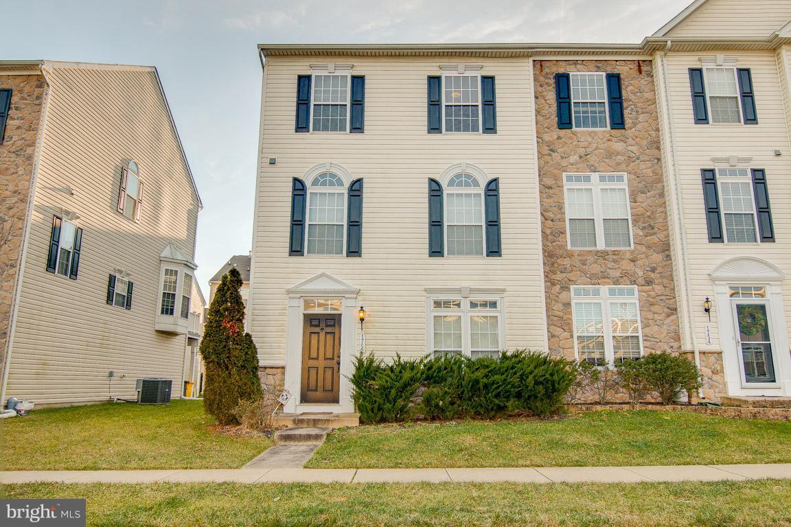 1752 Theale Way - Photo 1