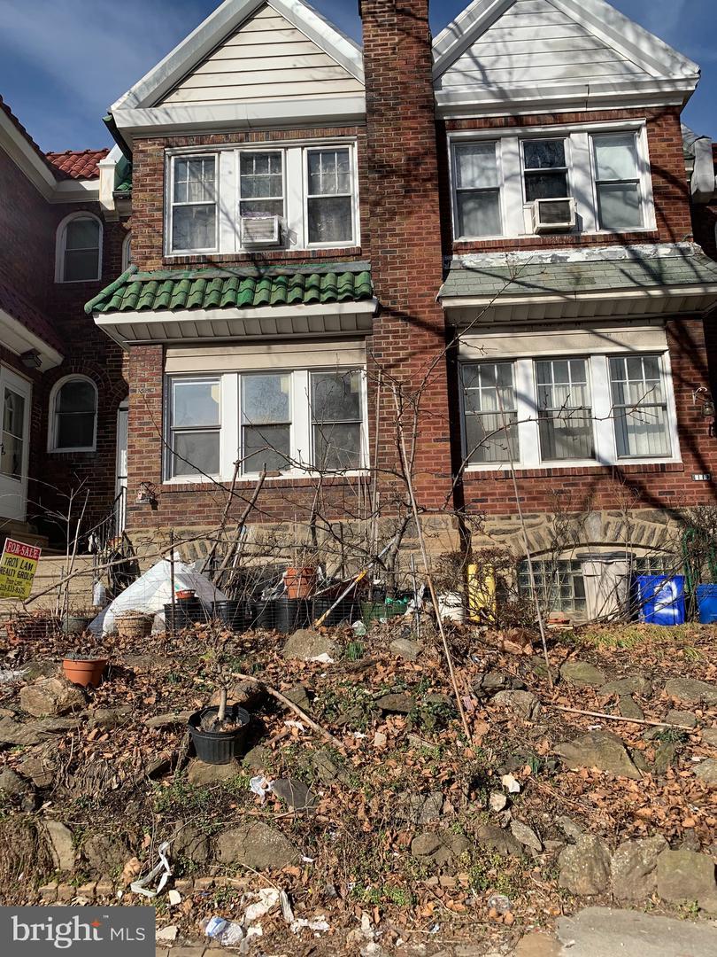 131 Godfrey Avenue - Photo 1