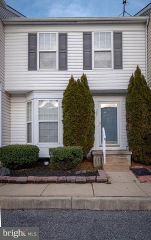 205 Goodsir Street - Photo 1