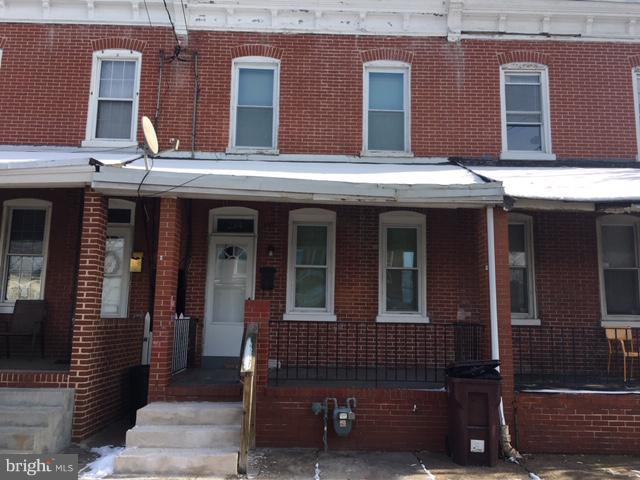 214 Lincoln Street - Photo 1