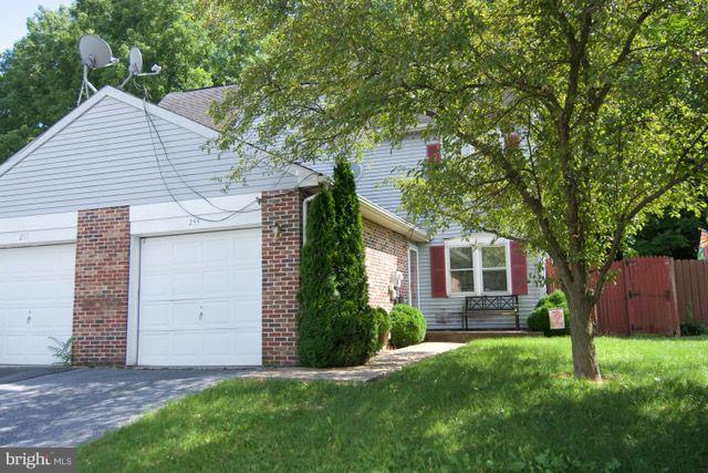 255 4TH Street - Photo 1