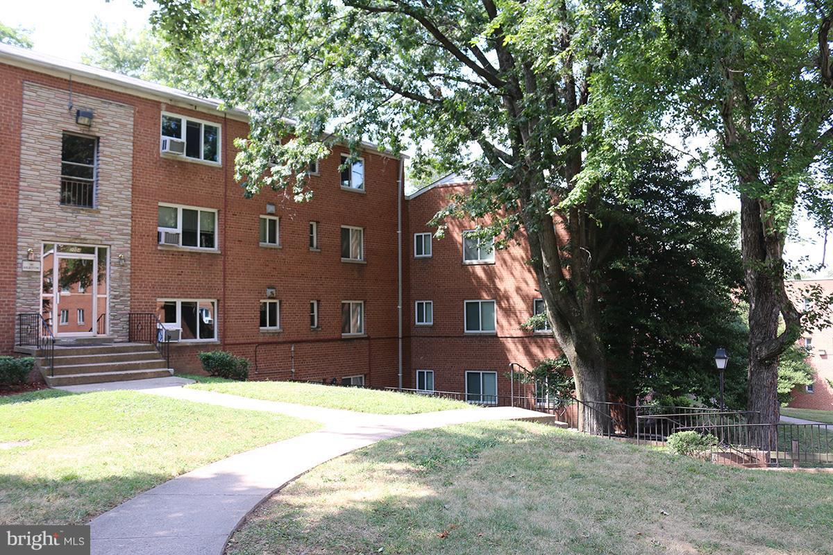 2000 Daniel Street - Photo 1