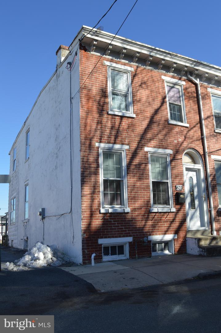 623 Cherry Street - Photo 1