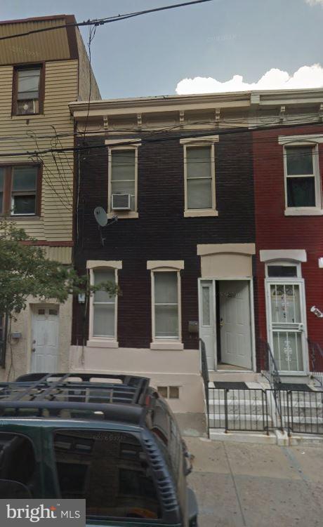 2853 Howard Street - Photo 1