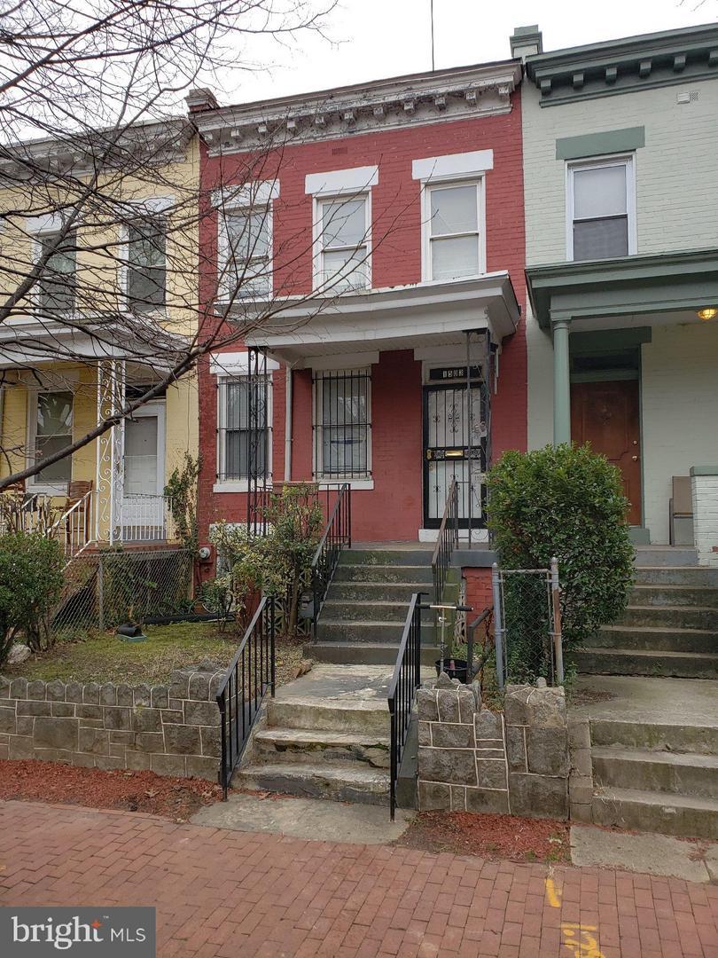 1503 E Street - Photo 1