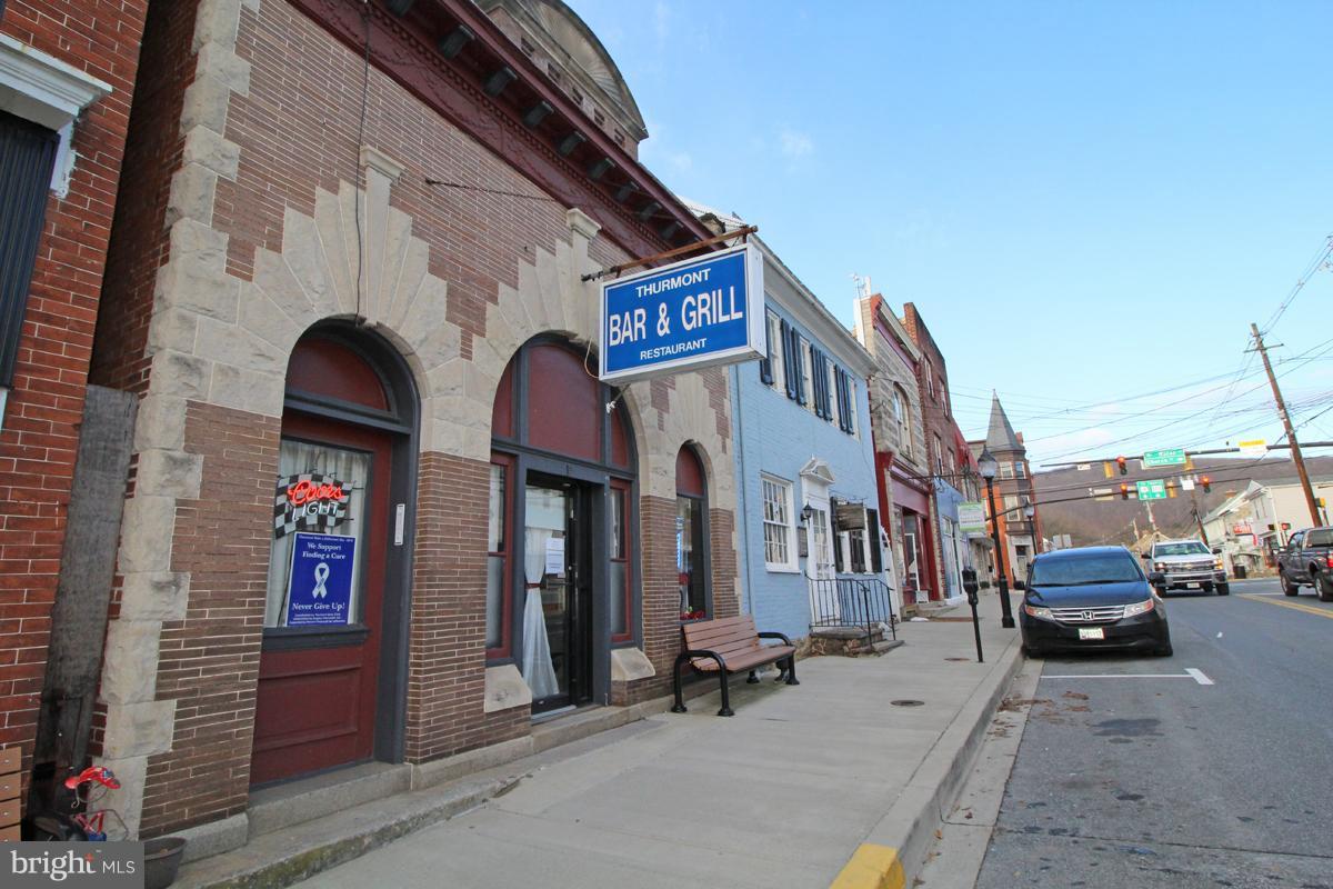 10 Main Street - Photo 1