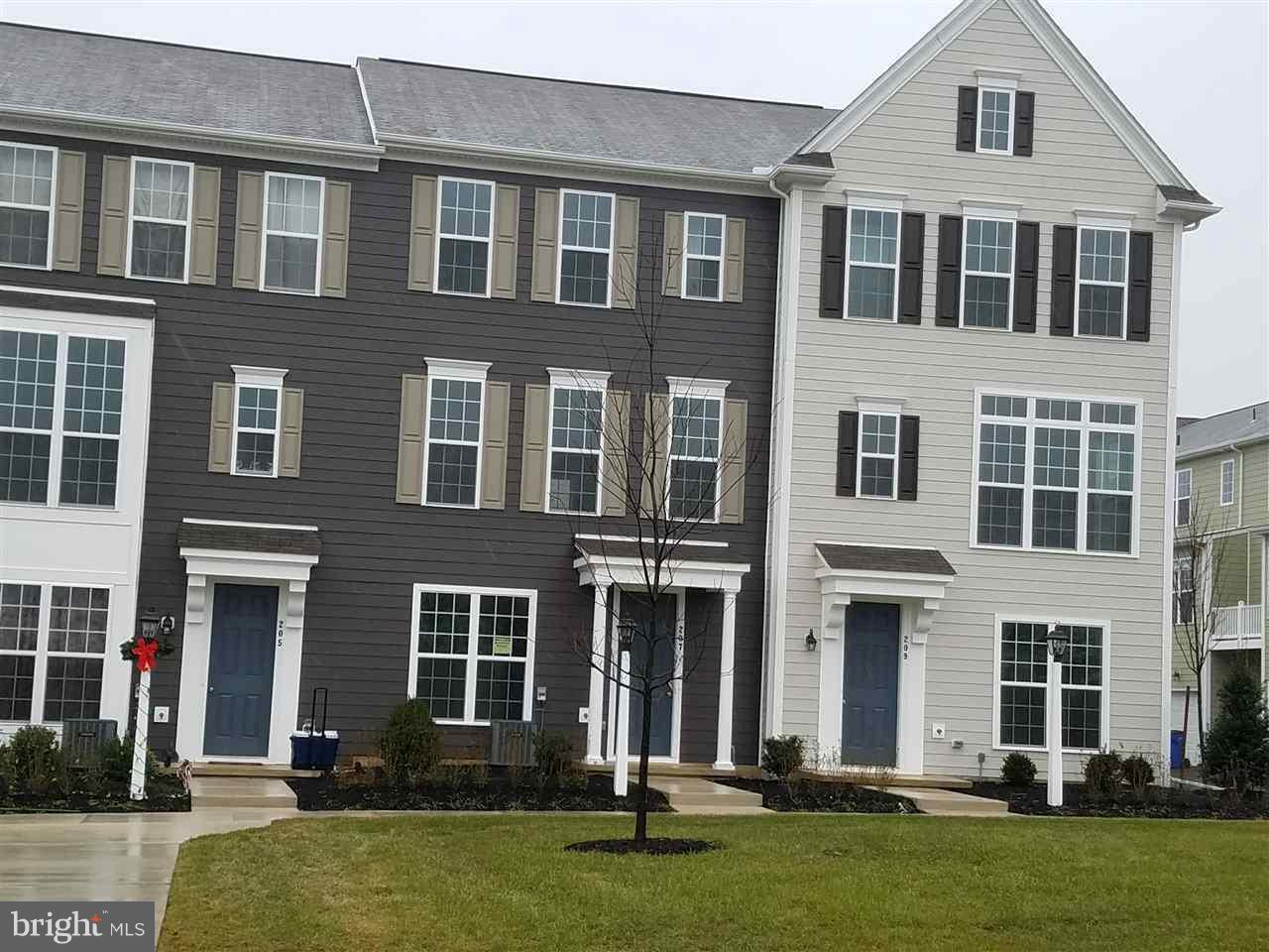 207 Emerson Way - Photo 1