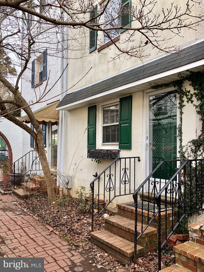 416 Hutchinson Street - Photo 1