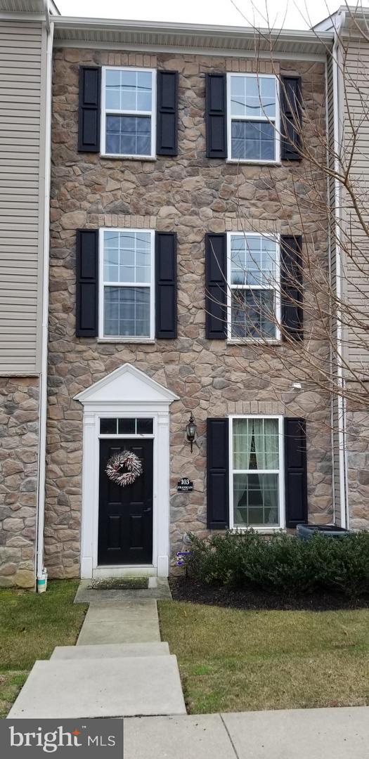 103 Franklin Circle - Photo 1