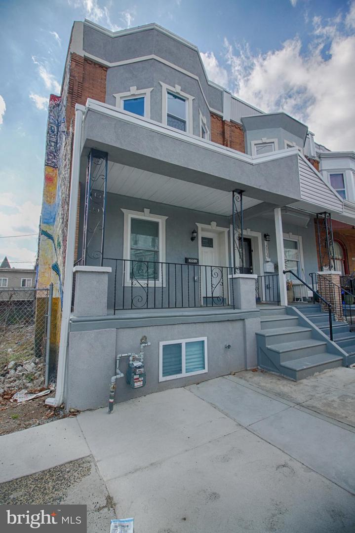 3002 Oxford Street - Photo 1