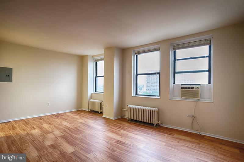 3900 Chestnut Street - Photo 1