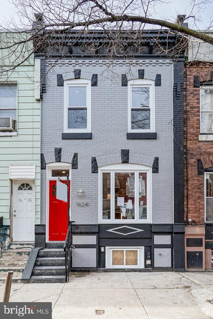 1624 Ringgold Street - Photo 1