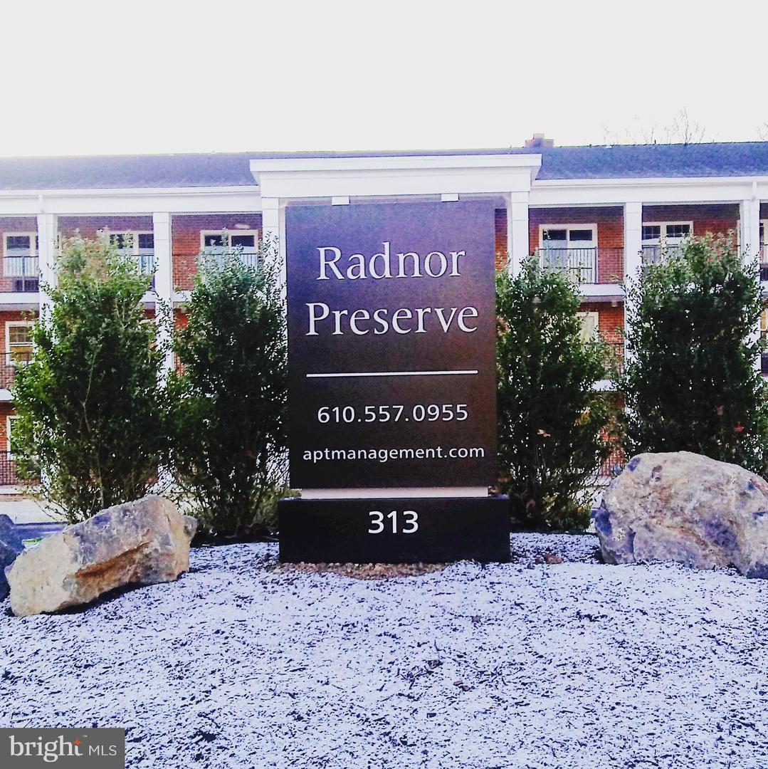 313 Creek Drive - Photo 1