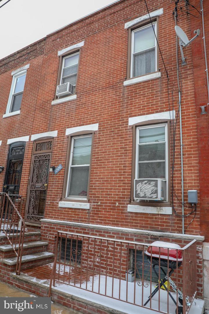 1519 19TH Street - Photo 1