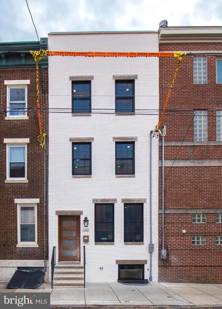 640 Catharine Street - Photo 1