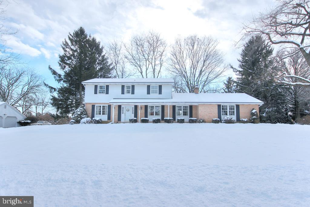 767 Yorkshire Road - Photo 1