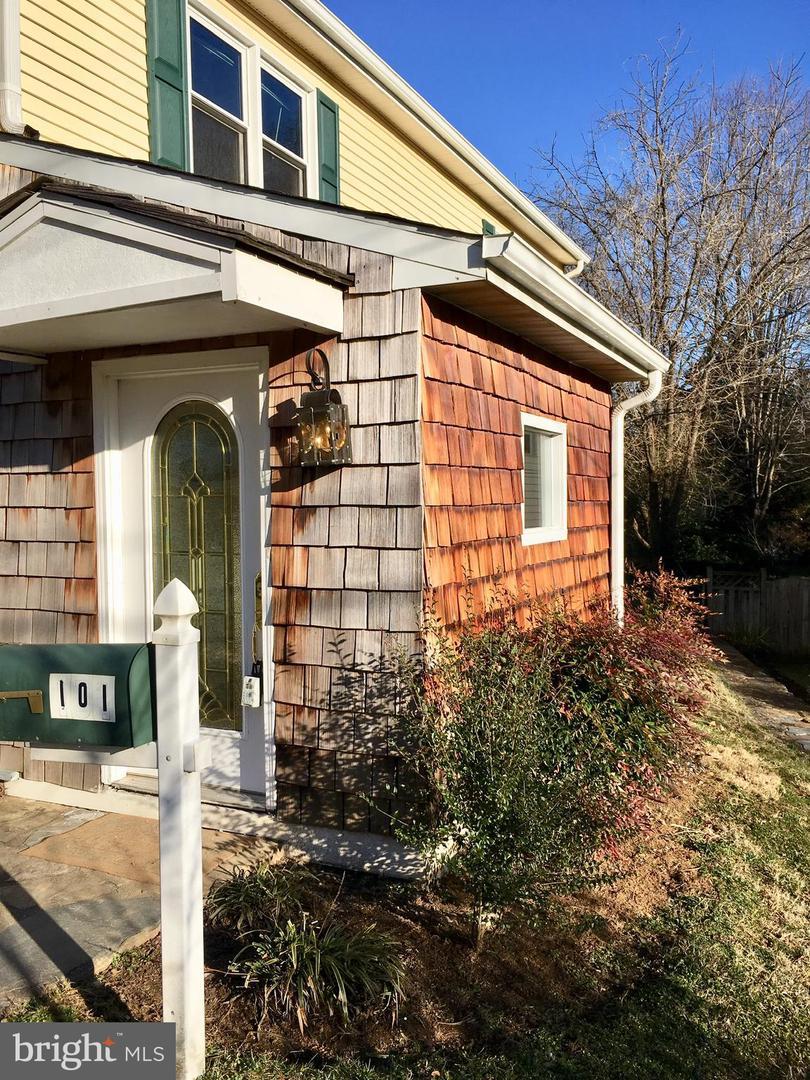 101 Early Street - Photo 1
