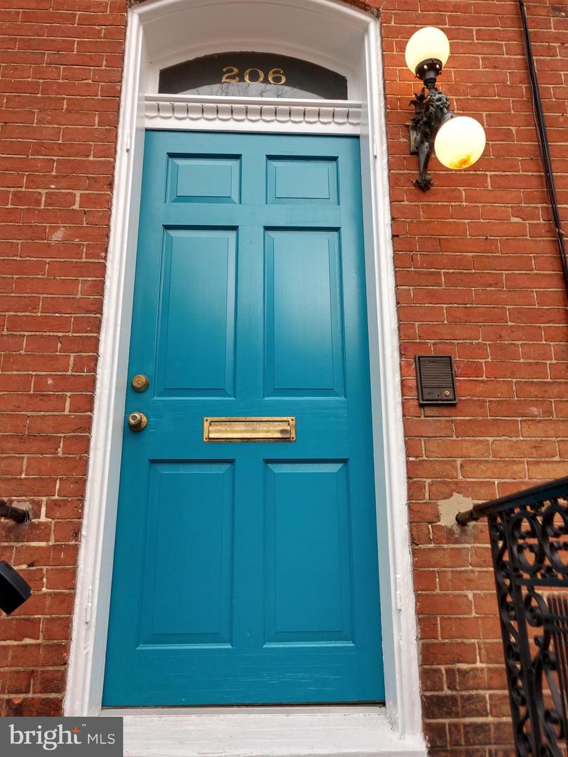 206 Prince George Street - Photo 1