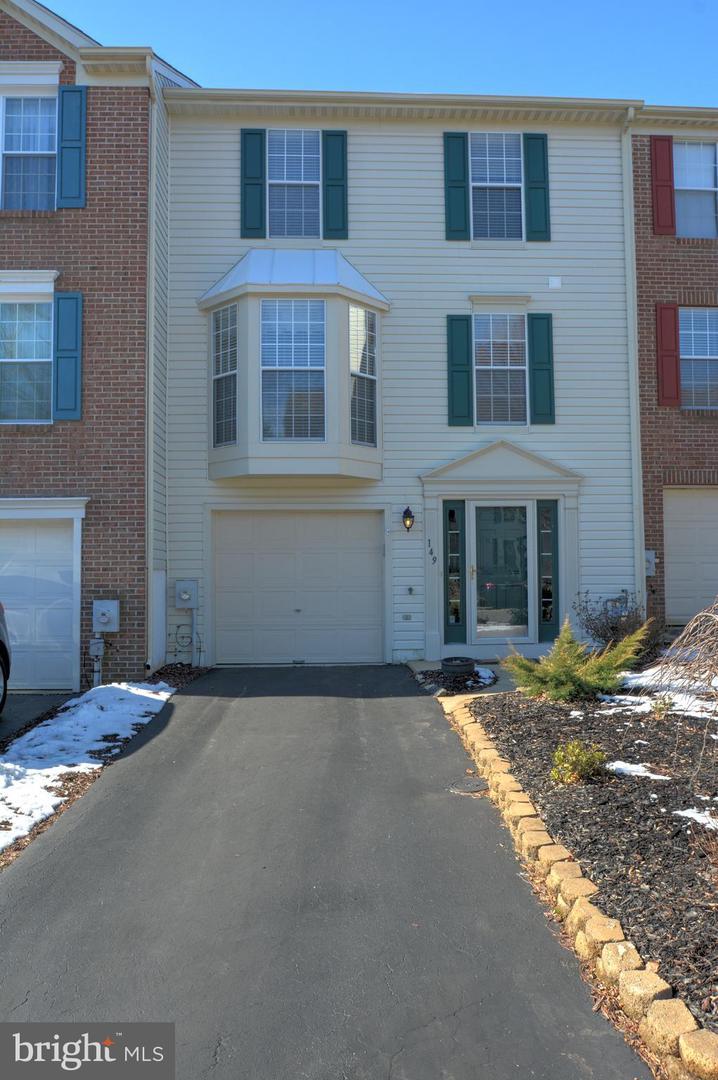 149 Steven Lane - Photo 1