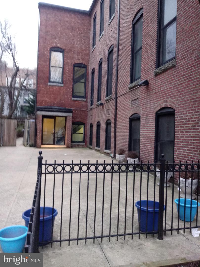 511 Bond Street - Photo 1
