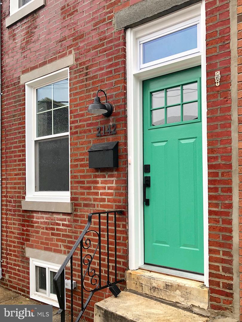 2142 Albert Street - Photo 1