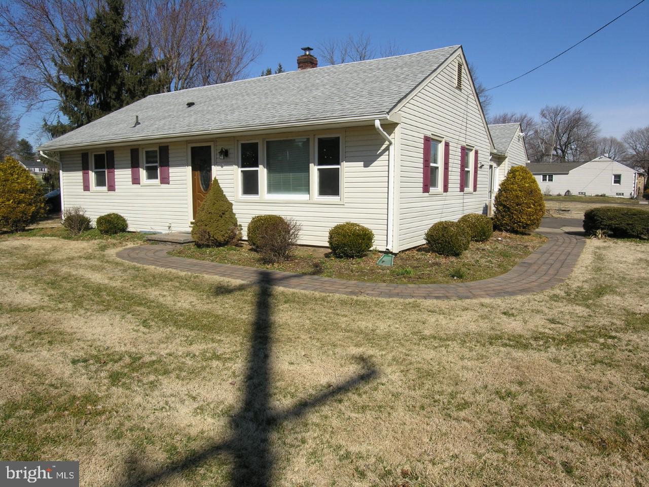 208 St. Leonards Rd - Photo 1