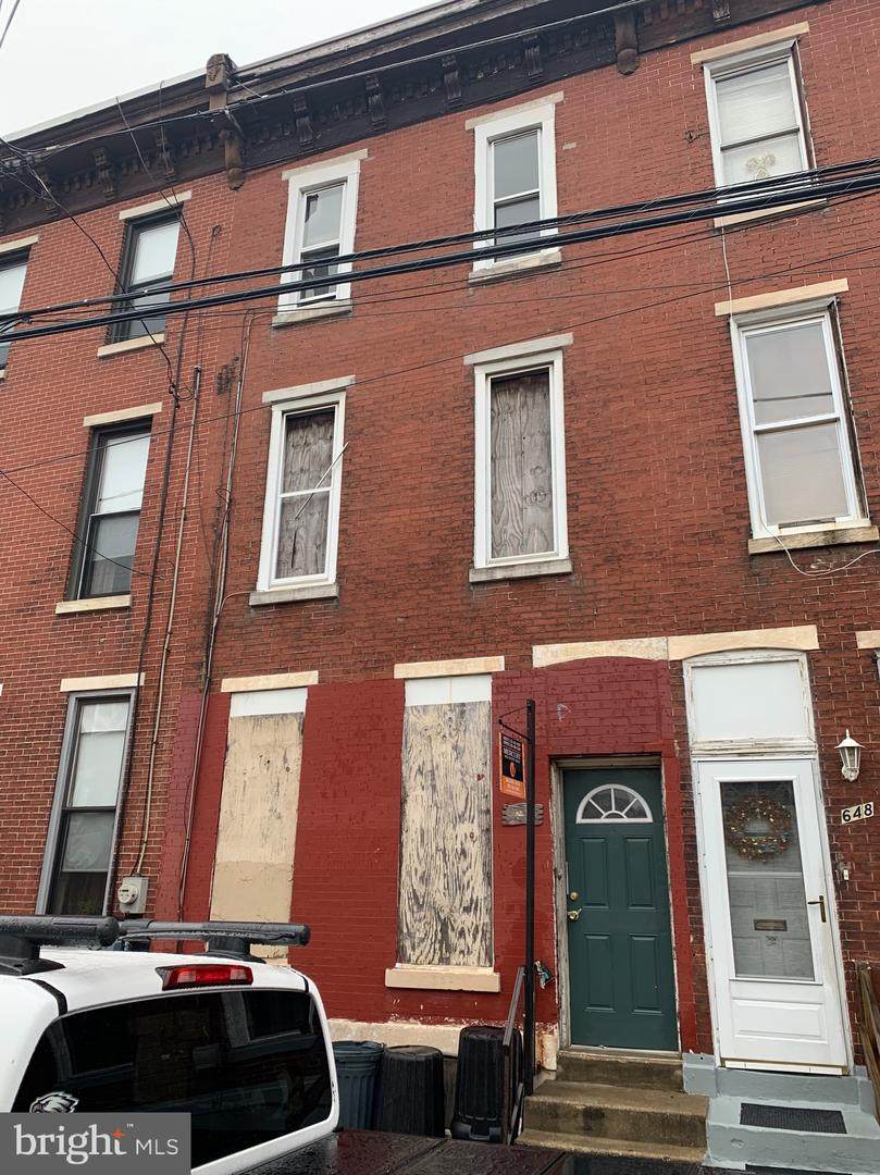 646 36TH Street - Photo 1