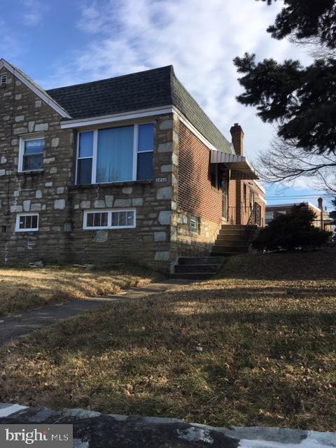 2820 Holme Avenue - Photo 1