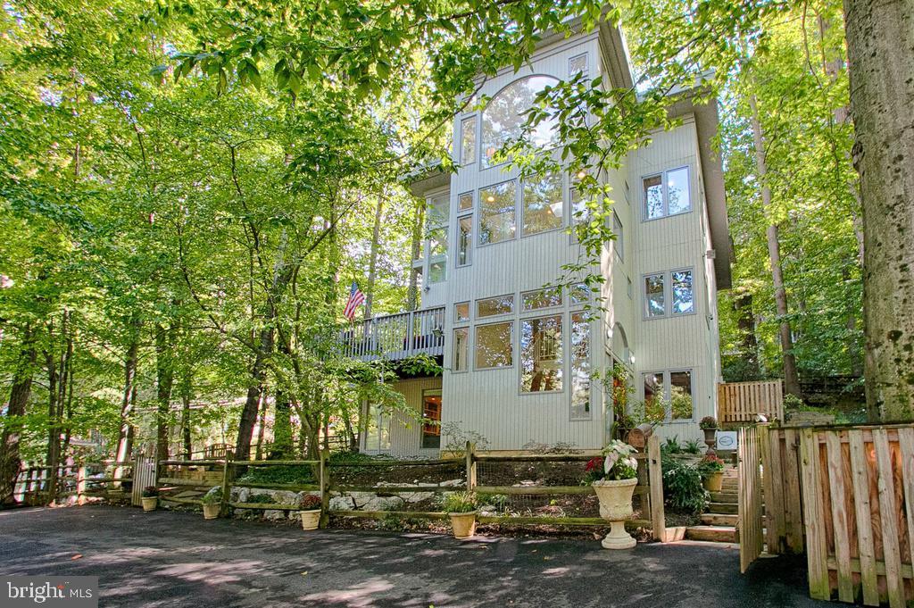 6413 Lakeview Drive - Photo 1