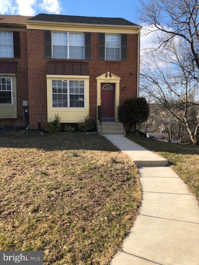 8127 Londonderry Court - Photo 1