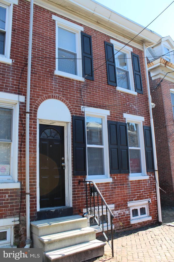 312 Jackson Street - Photo 1