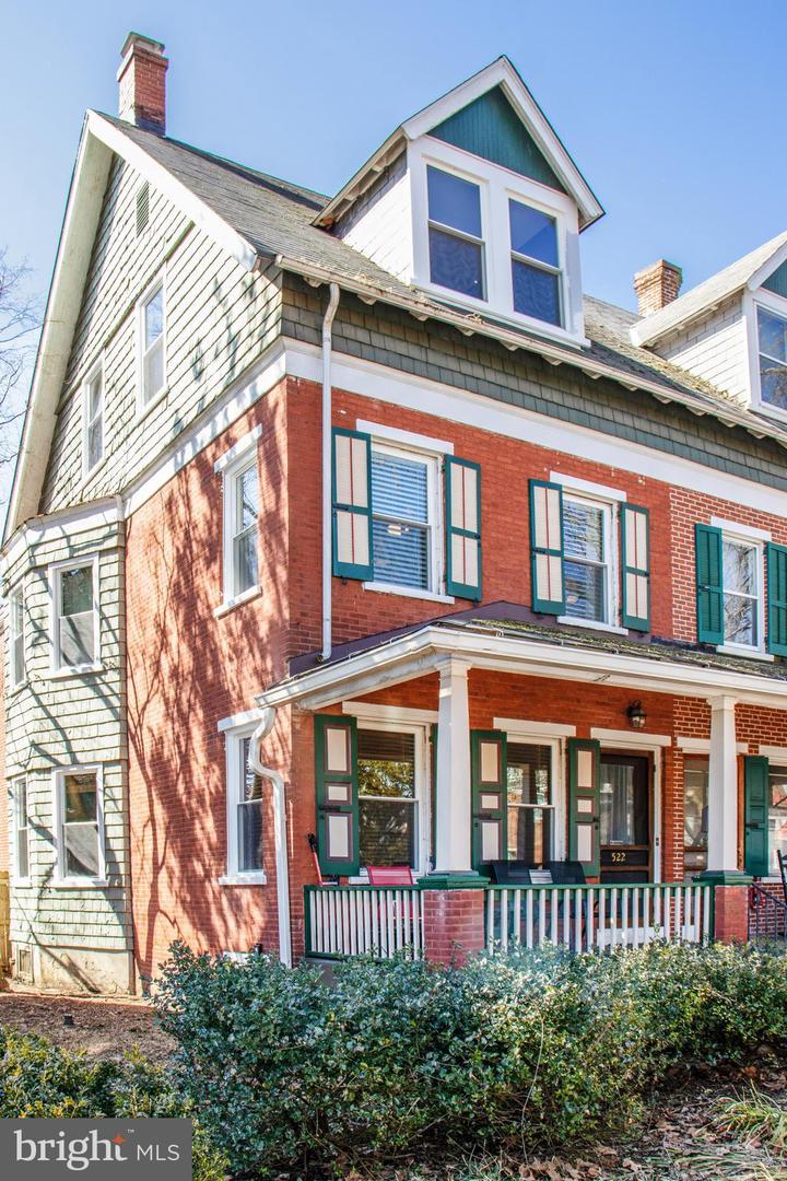 522 Walnut Street - Photo 1